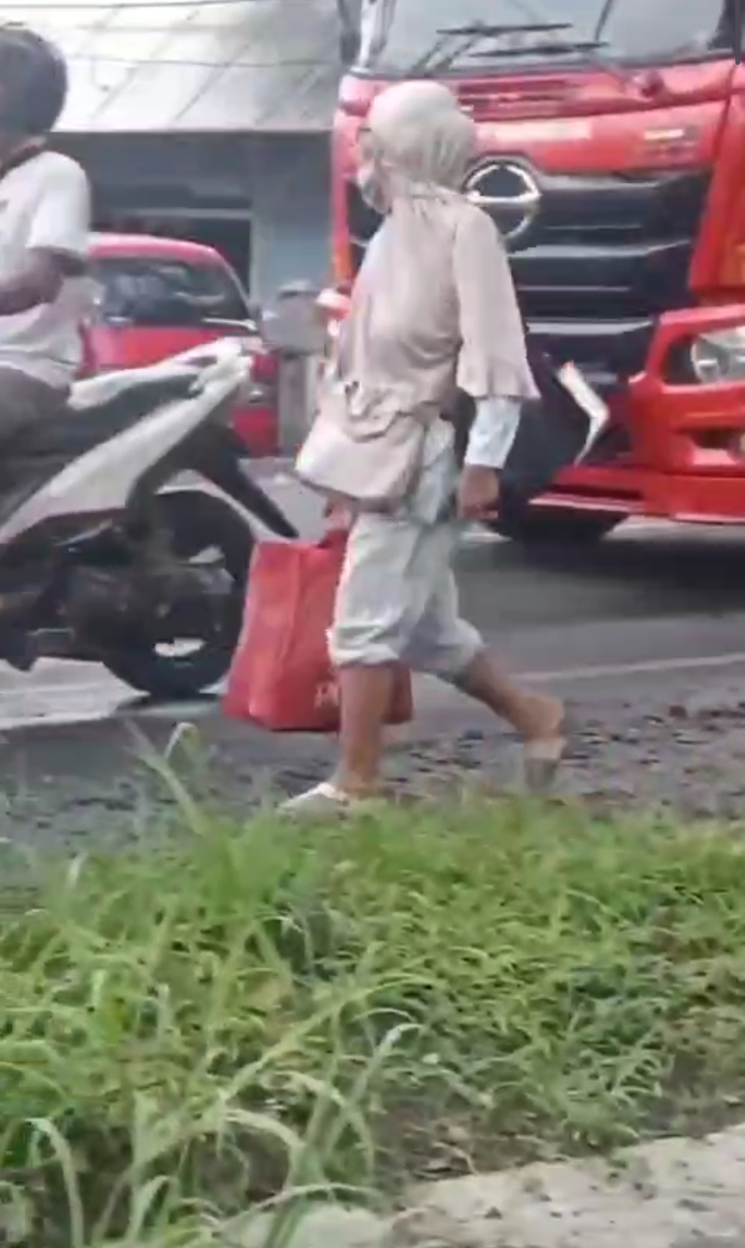 Screenshot 2024 04 25 16 38 12 702 com.miui .videoplayer edit